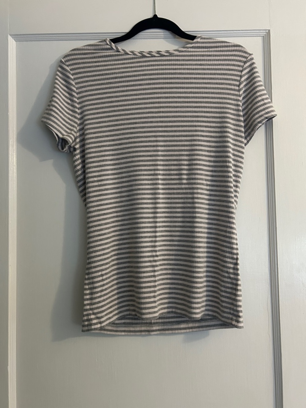 Banana Republic Gray & White Striped Short Sleeve Stretchy Work Top
